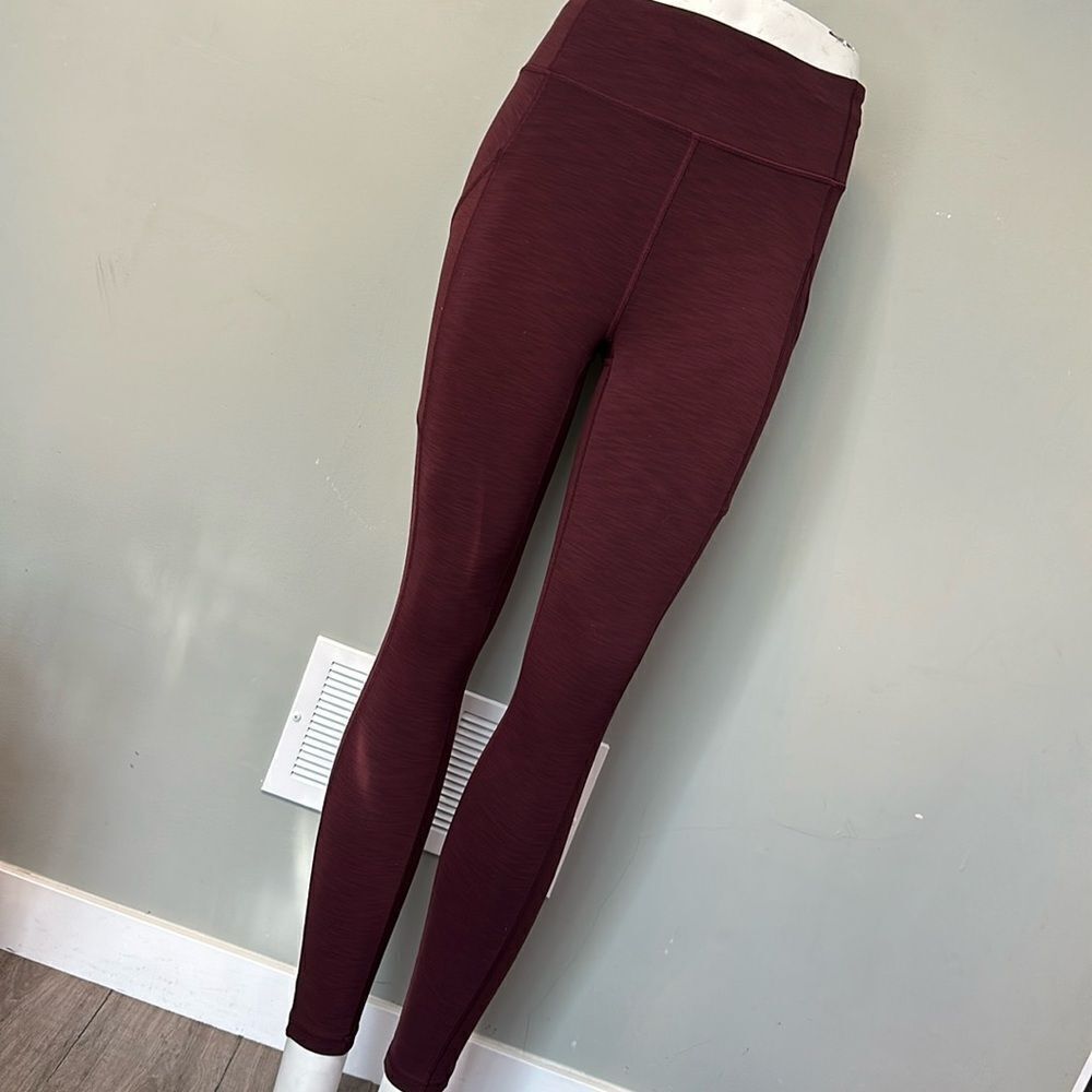 Lululemon size 6 Invigorate High-Rise Tight 25"
Heathered Cassis